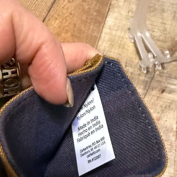 carhartt NYLON DUCK FRONT POCKET WALLET
Color is carhartt brown - Picture 2 of 8